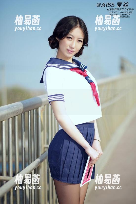 直穿少女与操场的对决，爱丝壁纸合集一网打尽
