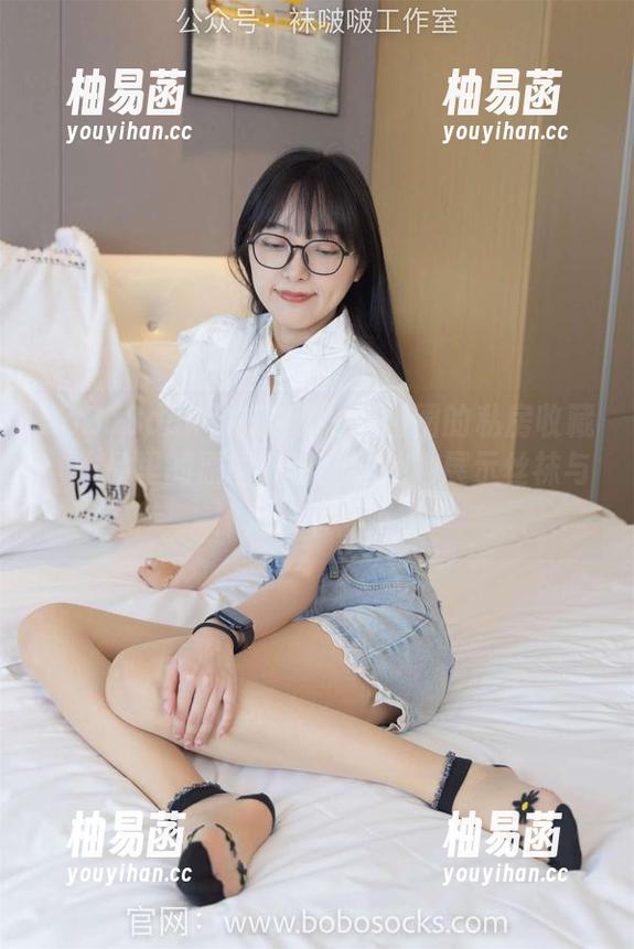 BoBoSocks袜啵啵-甜甜圈 BoBoSocks袜啵啵 - 甜甜圈的私房收藏:作品里的原图,恰到好处地展示丝袜与裸足的幸福交集