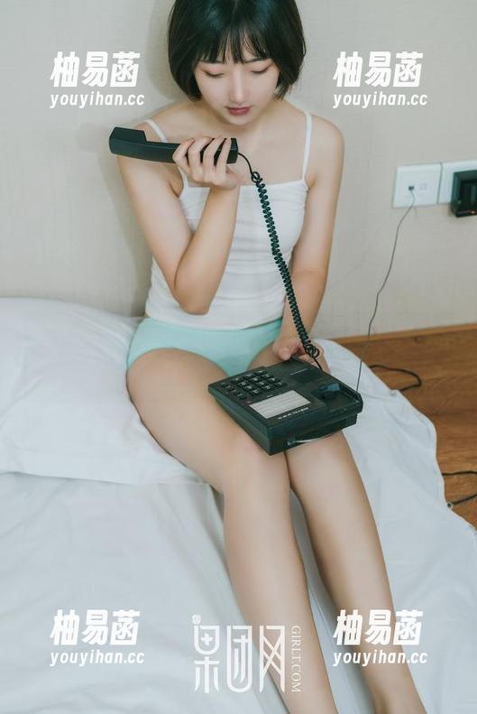 GIRLT果团网 - 丁晓楠这猫步，丝袜图包里悄悄流露出的姿态真让人心醉