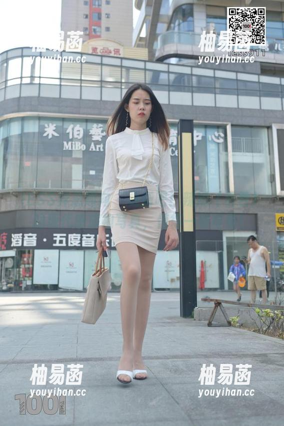 IESS异思趣向 - 更新吧！辣妈（君君）的现代感旗袍写真，值得一看再看！