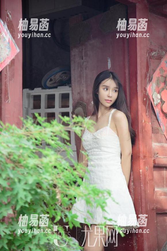 UGirls尤果网 - 诗朵雅的万圣节写真，分享一下这撒糖和吓人的脑洞大会