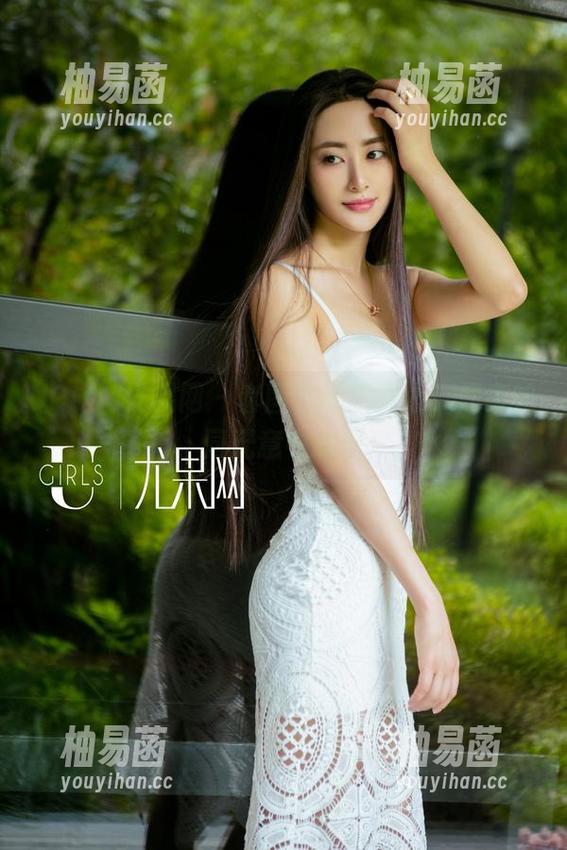 UGirls尤果网 - 套图里的霓梓心，居家如同无意中抓拍
