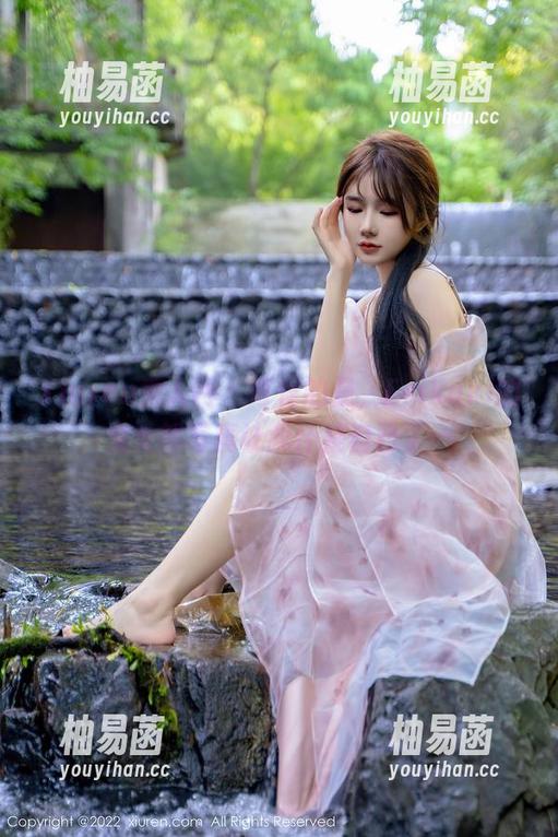 Xiuren秀人网-Erikaki Xiuren秀人网 - 奇怪的是,Erikaki的兔女郎写真让我怀疑自己了…