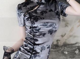 Xiuren秀人网 - 图集轶事：伊一Moon和校服，真·教室逃亡？