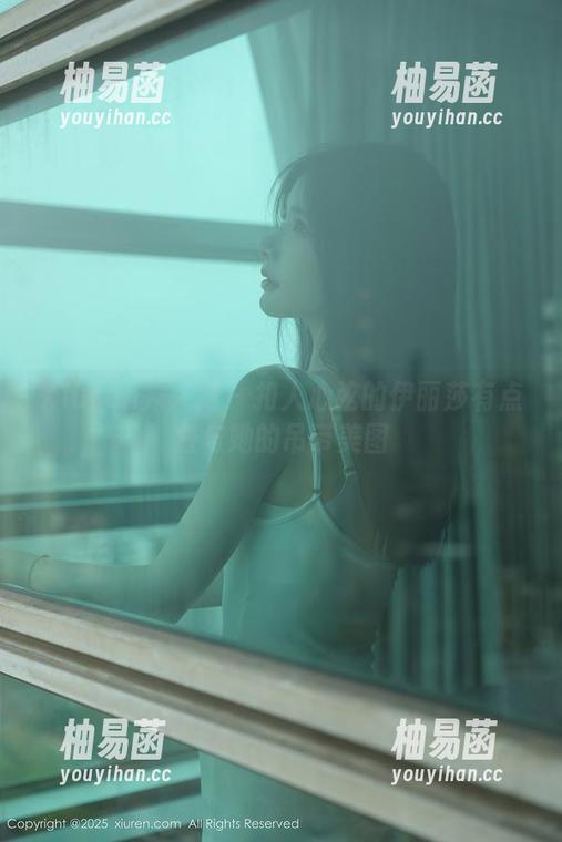 Xiuren秀人网 - 扣人心弦的伊丽莎有点白与她的吊带美图