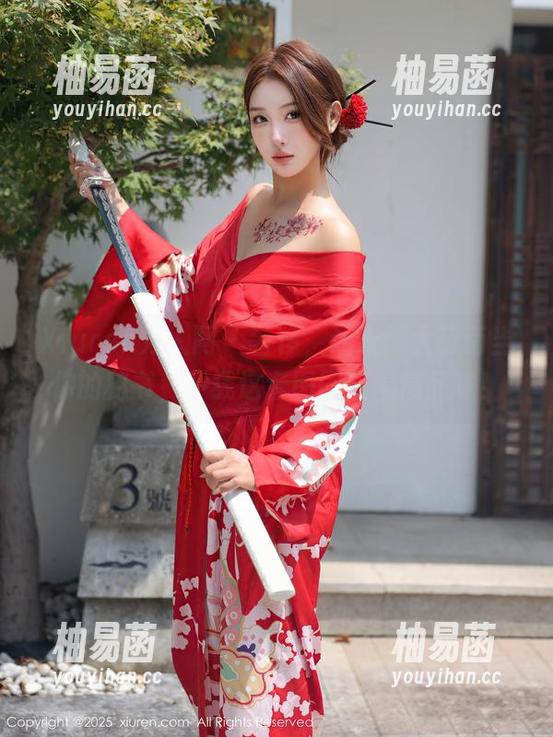 Xiuren秀人网 - 奢侈，让米妮大萌萌当你的秘书，下载这套图回家慢慢品味！