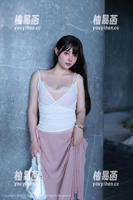 Xiuren秀人网 - 一波陆萱萱cecillia旅拍，高清图包，难以忽视她的每一帧！
