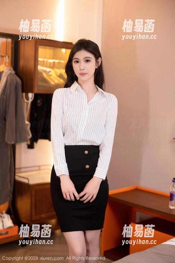 Xiuren秀人网 - 不止是工作，龙泽美曦的办公室写真提醒我更多的是…呜呜呜。
