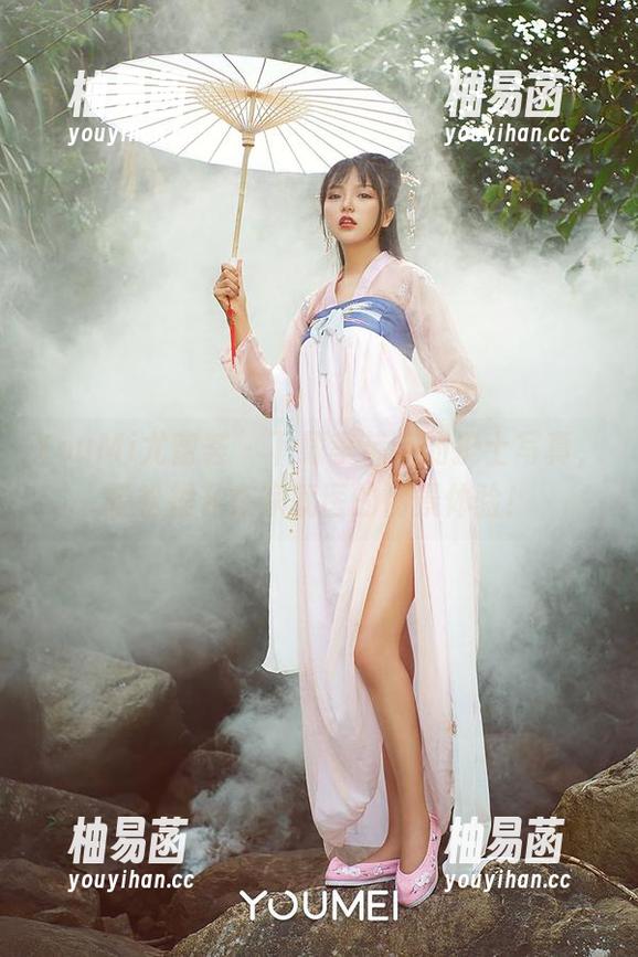 YouMi尤蜜荟 - 下载李芊芊的护士写真，轻松提升在家就医的情景体验！