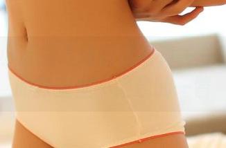 rosi - 小莉的高清制服写真——就像学校的教室里不经意的一瞥