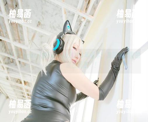 サク(saku)的Fantia2023年版本：美图和套图的一次‘亲密接触’！