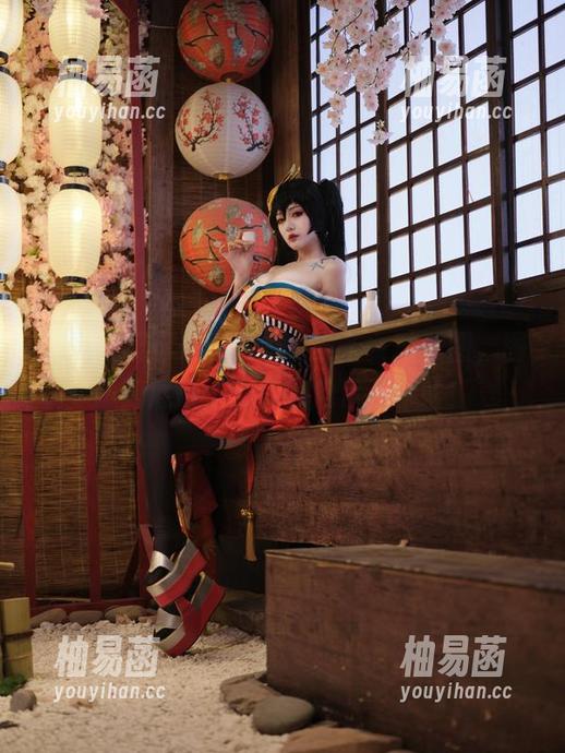 翻到最后的一米八的大梨子女孩原图，图册到底给了我什么启示，哈哈！