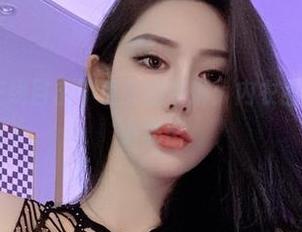 微密圈 - 在线目击不爱笑的赛琳：内衣图集里的那点小私密