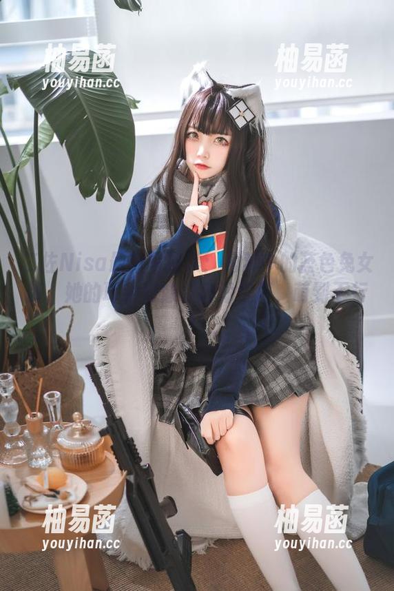 二佐Nisa最新写真集：海梦中的蓝色兔女郎，她的耳朵好像在听海浪声，萌到不行！
