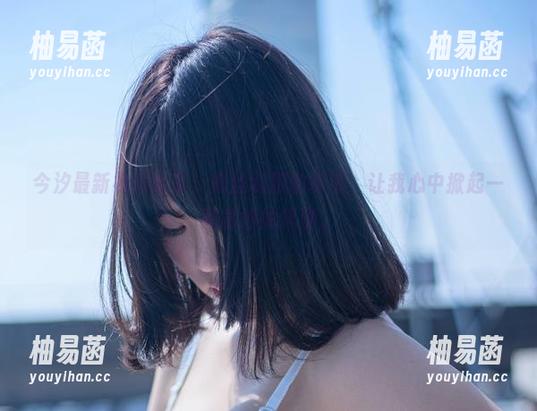 今汐最新视频分享：黑丝制服的扮演，让我心中掀起一阵微妙的风潮。
