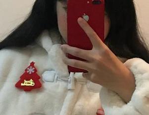 以莎士比亚的心态看待佳佳好难啊的灰丝cos图册，有种图文并茂的文艺气息！