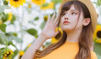前羽_rr“种”了向日葵，这组私拍套图让人想入非非！