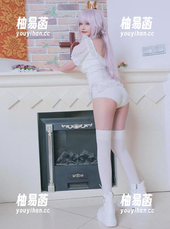 好奇心驱使，千夜未来的制服原图让我胡思乱想