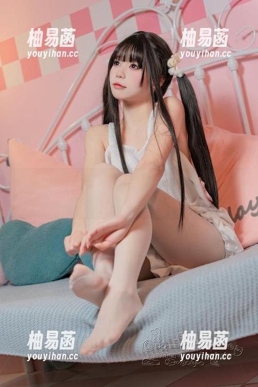 传说中的咬人小小兔最新照片，慵懒逐浪，某种感觉宛若撩拨