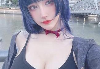 居家写真分享，啾小妍Deer的“穿衣搭配”挑战：睡衣和乐高界的胜利！