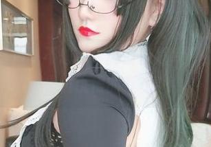 美脚博主夏鸽鸽不想起床的最新照片，你敢说这不是拉仇恨的存在？