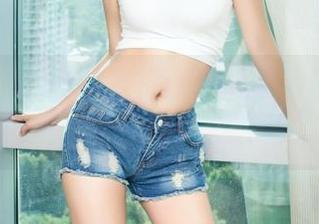 头条女神 - 原图赏析：张梓柔展现的秘密，美得让人一言难尽。