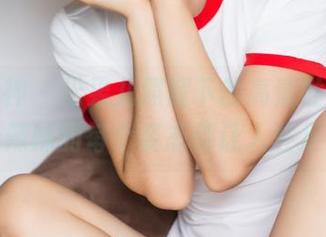 头条女神 - 松果儿照耀下的高清世界，健身辣妹的每个姿态都让人驻足。