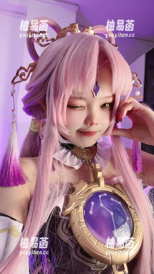 一条黑丝的叛逆：小瑶幺幺在照片里果然是个气场女王。