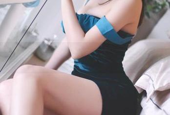 小酥酱图集：在浴缸中，圣光远离我