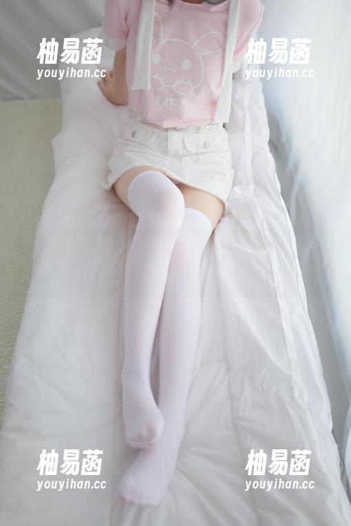 少女秩序 - 小满图包，职业装里的随性一刻，懂的人自然懂。
