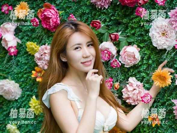 尤物馆 - 图片一刷就见Rebecca_吴颖茵的红裙，想象中美好的一切冲击你的小心脏。