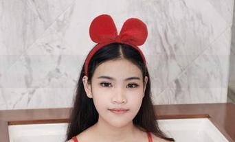 尤物馆 - 收好这套图，婕西儿jessie泳装风姿，海浪都自愧不如！