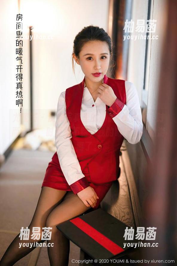 尤蜜荟 - 皮衣写真里的娜露selena，时而迷离，时而又不羁，我的眼神都开始游离了。