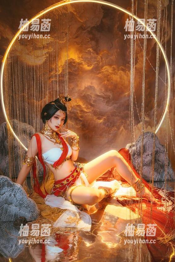 最轻盈的礼服，幼爱youmeko在图库里悄悄打个哈欠