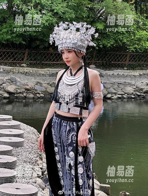 这个画面有点不太真实，观看御子Yumiko的天使作品