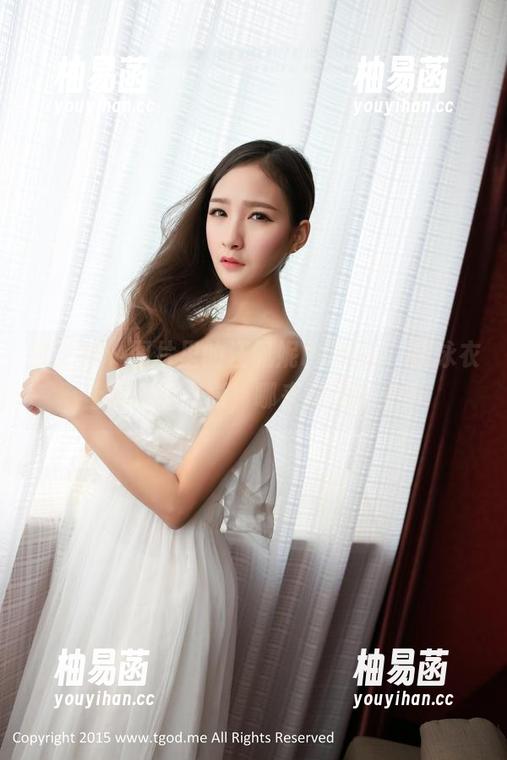 推女神 - 图片里的汪佩妮Penny，在泳衣上游离的光影，哪来的无圣光？
