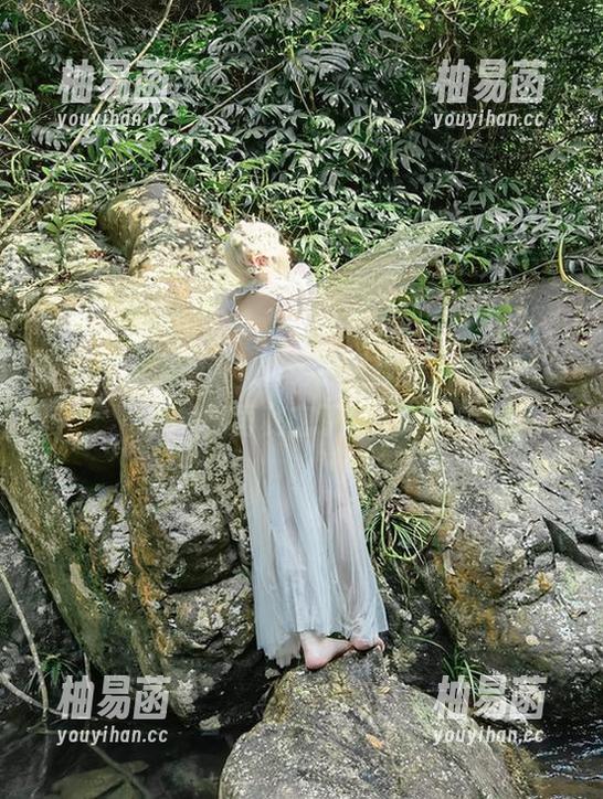 在无颜小天使wy的免费写真中，秘密不会再秘密了！