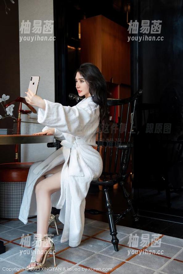 星颜社 - 李丽莎在和服这件事上，跟原图有啥关系？真难说。