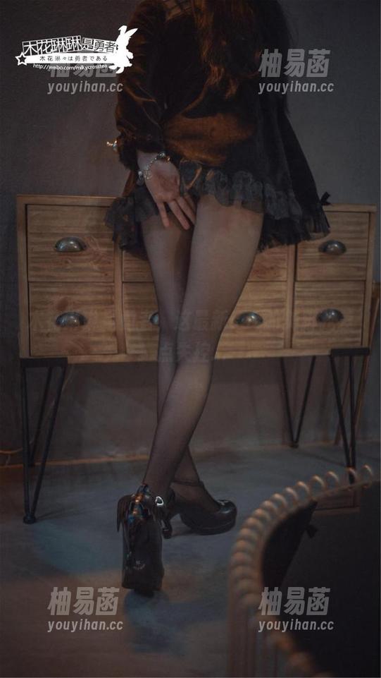 木花琳琳是勇者，这最新cos的美脚我差点失控...