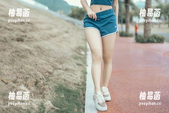 桃良阿宅 写真图册:桃良阿宅无意中踏入不良JK的街头