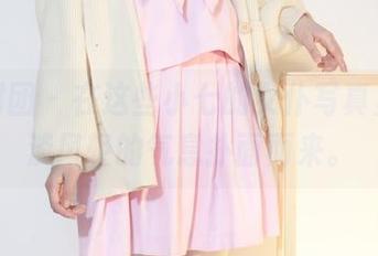 森萝财团 - 在这些小七的女仆写真里，云淡风轻的气息扑面而来。