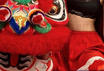 爱尤物 - 看Angela楚楚在浴缸里撒欢儿，图集分享里还有隐藏的趣事