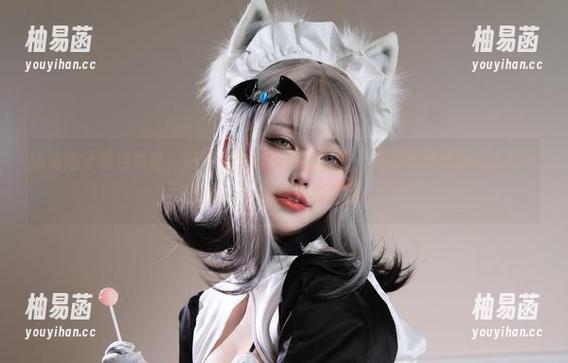 狐洛洛子黑色造型，好像一个时光里的幻影，原图和写真都让人喑怀想象……好想多看几眼。