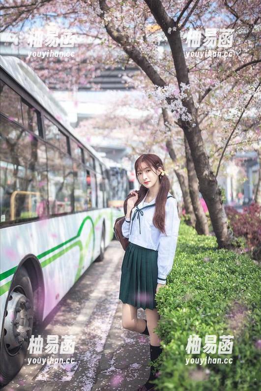王羽杉 动态与静态,王羽杉的透明写真让壁纸都羞愧!