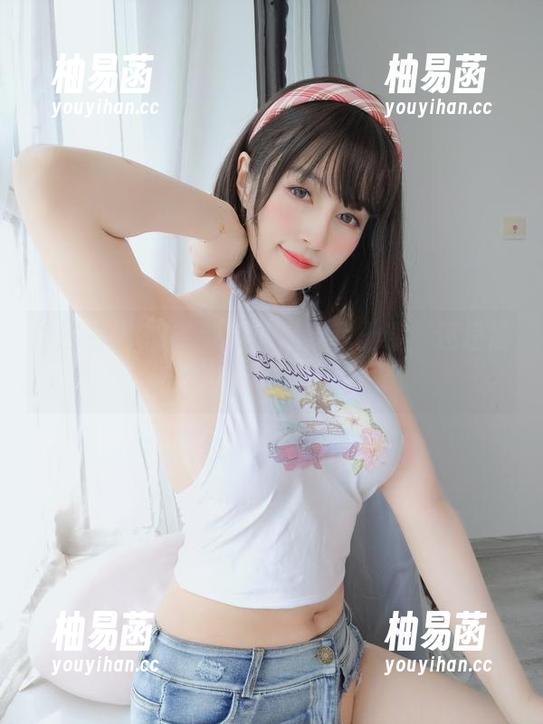 精选白银81的制服：是要我上课，还是被上司盯着？