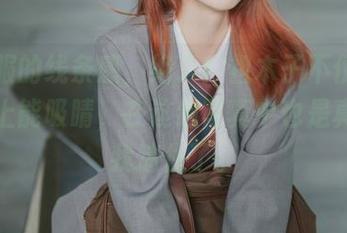 体操服的线条感，绝了！祖木子不仅在运动场上能吸睛，在这组写真中也是真实把我迷住了。