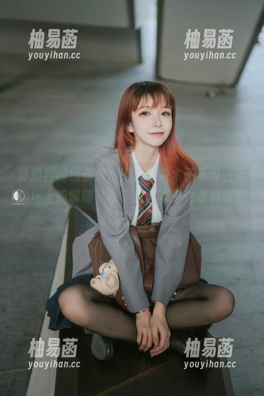 体操服的线条感，绝了！祖木子不仅在运动场上能吸睛，在这组写真中也是真实把我迷住了。