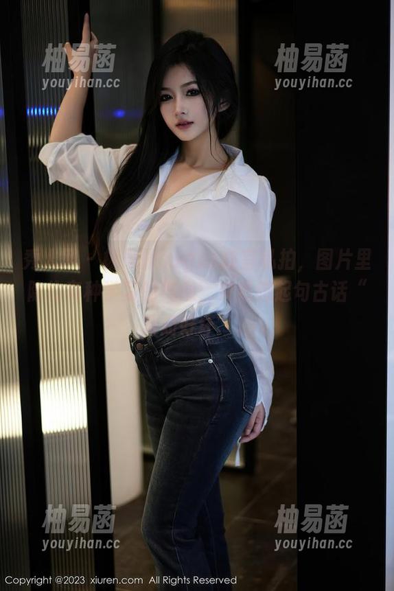 秀人网 - 杨晨晨sugar教室私拍，图片里隐约有种学习的气息，突然想起句古话“需知好坏”。