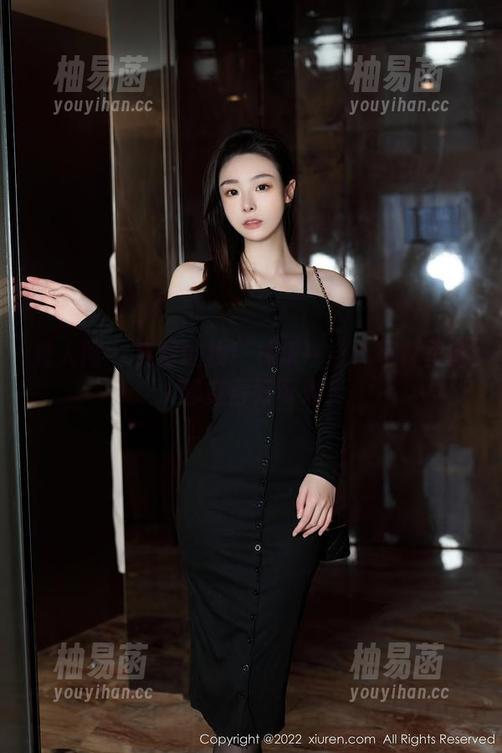 秀人网 - 免费试妆！林乐一粉色写真里的人都变得好可爱！