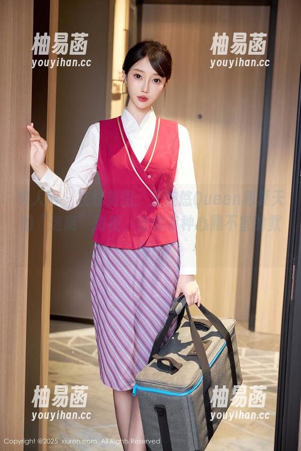 秀人网 - 在线美图：王婉悠Queen和夏天的“迷离”对视，仿佛有种心照不宣的默契！